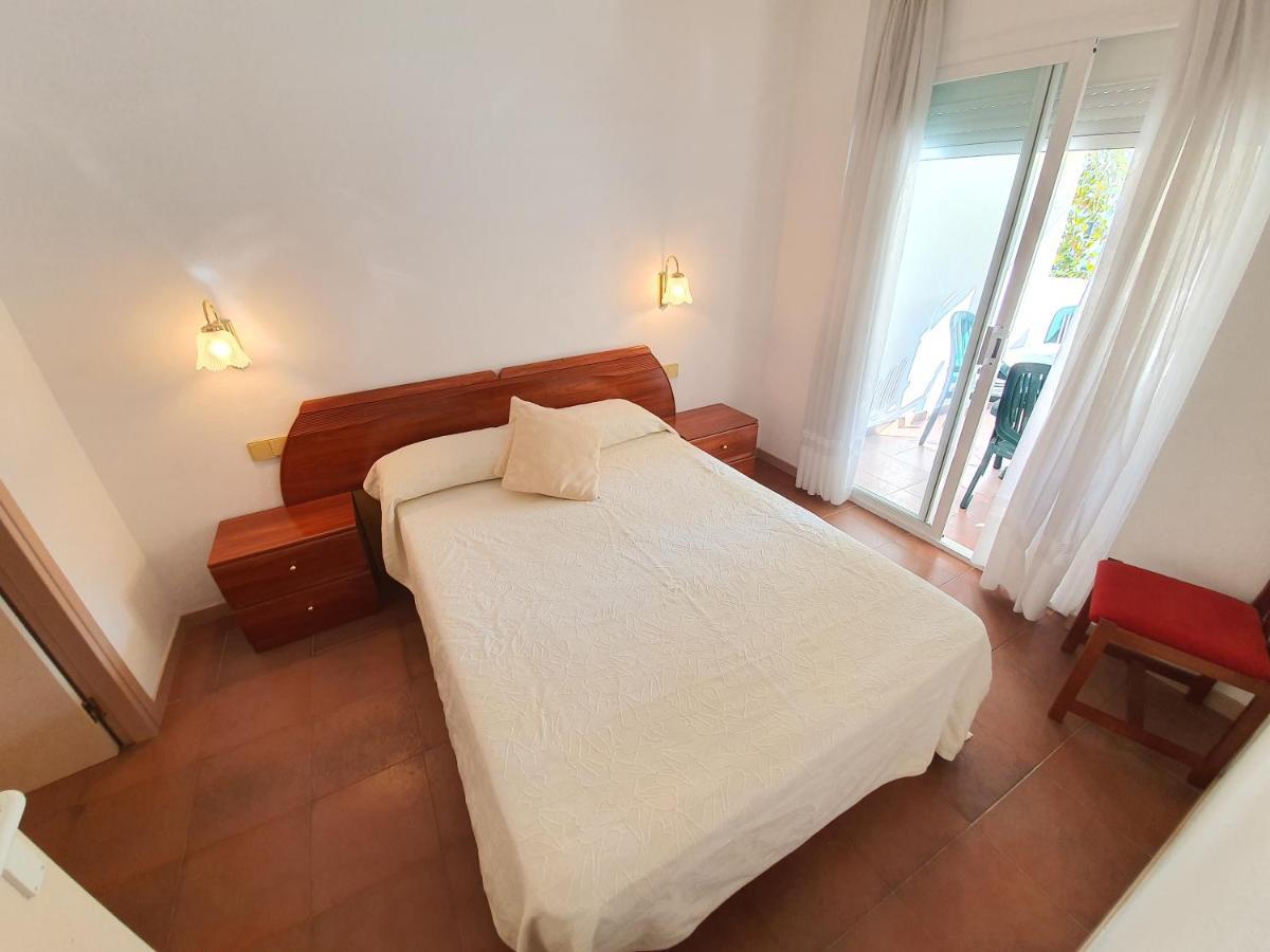 Apartamento Royal Marine Deluxe 罗萨斯 外观 照片